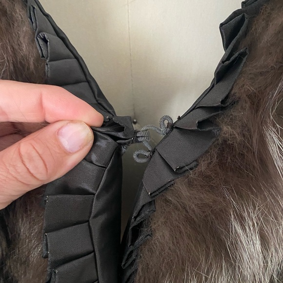 Roy H. Bjorkman, Minneapolis Fur shoulder shawl or capelet. - Picture 4 of 6